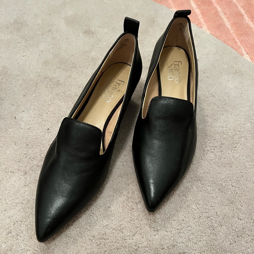 Great pair of work shoes! Never worn! Comfy!